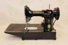 Load image into Gallery viewer, Singer Featherweight 222K Sewing Machine EM602***
