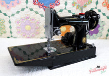Load image into Gallery viewer, Singer Featherweight 221K Sewing Machine, EH136***
