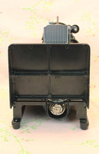 Load image into Gallery viewer, Singer Featherweight 222K Sewing Machine EM602***
