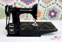 Load image into Gallery viewer, Singer Featherweight 221K Sewing Machine, EH136***
