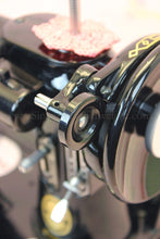 Load image into Gallery viewer, Singer Featherweight 222K Sewing Machine EM602***
