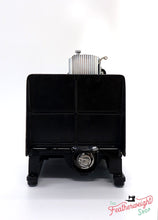 Load image into Gallery viewer, Singer Featherweight 222K 1957 - EM603***
