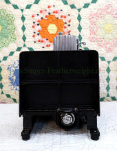 Load image into Gallery viewer, Singer Featherweight 222K Sewing Machine EK632**
