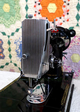 Load image into Gallery viewer, Singer Featherweight 222K Sewing Machine EK632**
