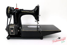 Load image into Gallery viewer, Singer Featherweight 222K Sewing Machine EK327***
