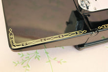 Load image into Gallery viewer, Singer Featherweight 222K Sewing Machine EM602***
