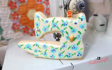 Load image into Gallery viewer, Featherweight Cookie Cutter
