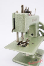 Load image into Gallery viewer, Singer Sewhandy Model 20 - Hammered Green - RARE
