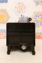 Load image into Gallery viewer, Singer Featherweight 222K Sewing Machine EM6028***
