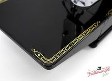 Load image into Gallery viewer, Singer Featherweight 222K 1957 - EM6031**
