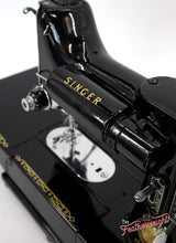 Load image into Gallery viewer, Singer Featherweight 222K Sewing Machine EM960***
