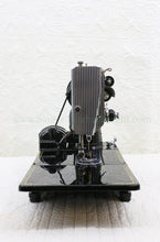 Load image into Gallery viewer, Singer Featherweight 222K Sewing Machine, RED "S" ER0232**
