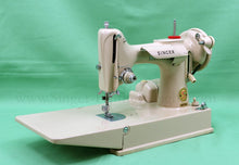 Load image into Gallery viewer, Singer Featherweight 221J Sewing Machine, TAN ES658***
