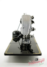 Load image into Gallery viewer, Singer Featherweight 222K Sewing Machine EM9618**
