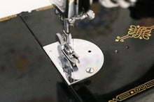 Load image into Gallery viewer, Singer Featherweight 221 Sewing machine, 1935 AD945***
