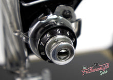 Load image into Gallery viewer, Singer Featherweight 222K Sewing Machine EM9618**
