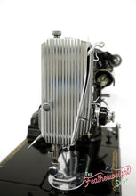 Load image into Gallery viewer, Singer Featherweight 222K Sewing Machine EK6340**
