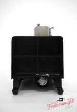 Load image into Gallery viewer, Singer Featherweight 222K Sewing Machine EK6340**
