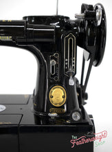 Load image into Gallery viewer, Singer Featherweight 222K Sewing Machine EK6340**
