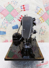 Load image into Gallery viewer, Singer Featherweight 222K Sewing Machine EL184***
