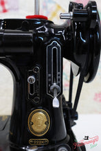 Load image into Gallery viewer, Singer Featherweight 222K Sewing Machine EL184***
