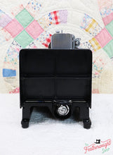 Load image into Gallery viewer, Singer Featherweight 222K Sewing Machine EK3212**
