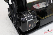 Load image into Gallery viewer, Singer Featherweight 222K Sewing Machine EK3212**
