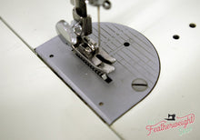 Load image into Gallery viewer, Singer Featherweight 221 Sewing Machine, WHITE EV967***
