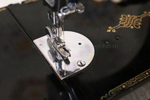 Load image into Gallery viewer, Singer Featherweight 221 Sewing machine, 1933 AD541***

