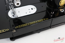 Load image into Gallery viewer, Singer Featherweight 222K Sewing Machine EP133***
