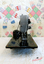 Load image into Gallery viewer, Singer Featherweight 222K Sewing Machine EP131***
