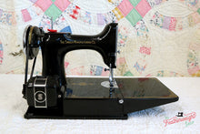 Load image into Gallery viewer, Singer Featherweight 221 Sewing machine, 1935 AD880***
