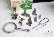 Load image into Gallery viewer, Singer Featherweight 222K Sewing Machine EK6362**
