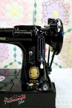 Load image into Gallery viewer, Singer Featherweight 222K Sewing Machine EK62883*
