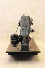 Load image into Gallery viewer, Singer Featherweight 221 Sewing Machine GOLDEN GATE SAN FRANCISCO 1939 Edition AF086***
