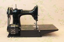 Load image into Gallery viewer, Singer Featherweight 221 Sewing Machine GOLDEN GATE SAN FRANCISCO 1939 Edition AF086***
