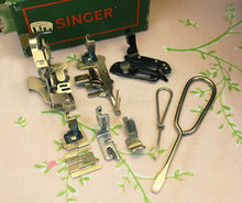 Load image into Gallery viewer, Singer Featherweight 222K Sewing Machine EM958**
