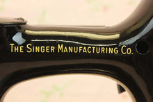 Load image into Gallery viewer, Singer Featherweight 222K Sewing Machine EM958**
