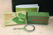Load image into Gallery viewer, Singer Featherweight 222K Sewing Machine EL6850**
