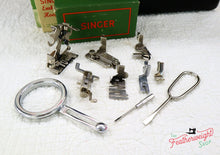Load image into Gallery viewer, Singer Featherweight 222K Sewing Machine EM957***
