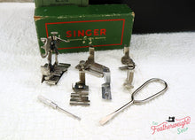 Load image into Gallery viewer, Singer Featherweight 221K Sewing Machine EL539***
