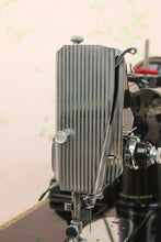 Load image into Gallery viewer, Singer Featherweight 222K Sewing Machine EL683***
