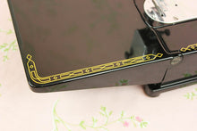 Load image into Gallery viewer, Singer Featherweight 222K Sewing Machine EM601***
