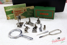 Load image into Gallery viewer, Singer Featherweight 222K Sewing Machine EK6296**
