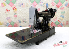 Load image into Gallery viewer, Singer Featherweight 222K Sewing Machine EK6296**
