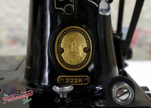 Load image into Gallery viewer, Singer Featherweight 222K Sewing Machine EK6296**
