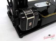 Load image into Gallery viewer, Singer Featherweight 222K Sewing Machine EM9573**
