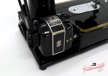 Load image into Gallery viewer, Singer Featherweight 222K Sewing Machine EJ616***
