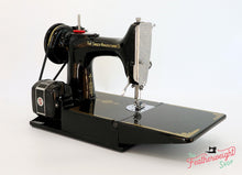 Load image into Gallery viewer, Singer Featherweight 221K Sewing Machine, EG352***
