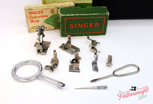 Load image into Gallery viewer, Singer Featherweight 222K Sewing Machine EJ626***
